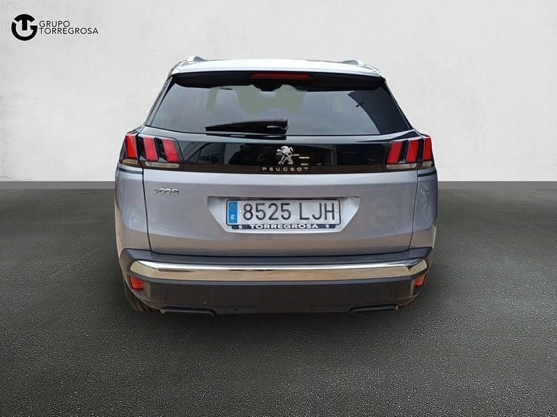 Usado Peugeot 3008 Allure 130 CV (95 kW) 2020 Gris / plata SUV
