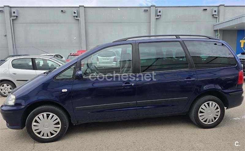 Usado Seat Alhambra 130 CV (95 kW) 2004 Azul Monovolumen