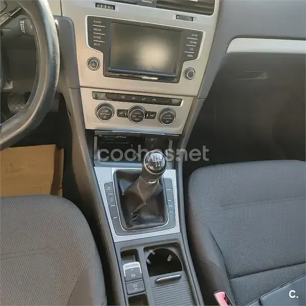 Usado VW Golf VII Advance 110 CV (80 kW) 2016 Azul Familiar