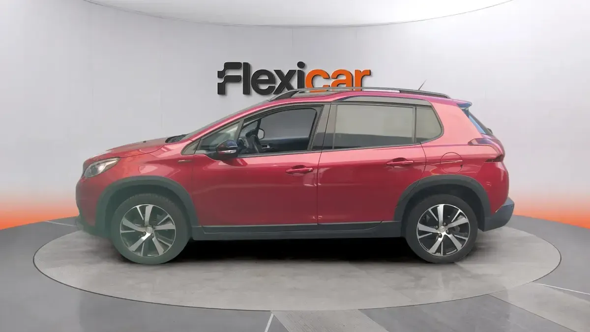 Usado Peugeot 2008 GT-line 131 CV (96 kW) 2018 Rojo SUV