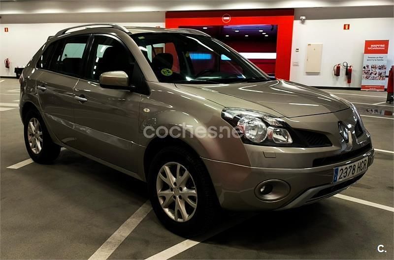 Begagnad Renault Koleos Dynamique 150 HK (110 kW) 2011 Grå SUV