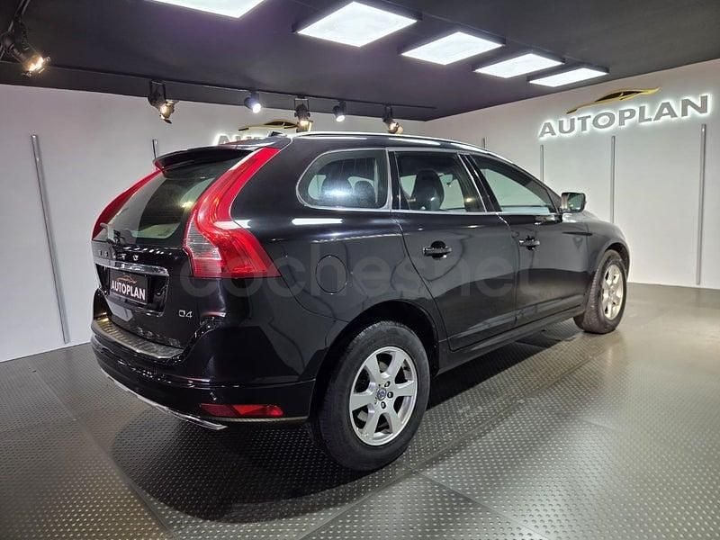 Käytetty Volvo XC60 Kinetic 181 HP (133 kW) 2014 Musta Katumaasturi