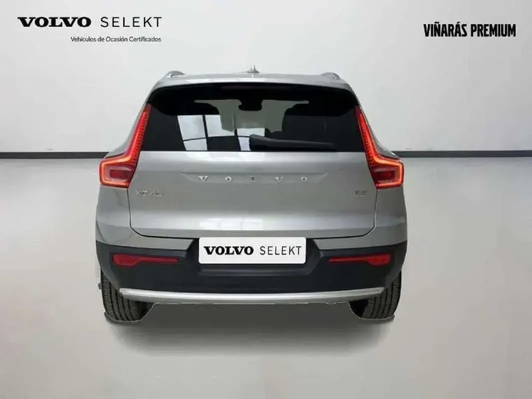 Usado Volvo XC40 Core 163 CV (119 kW) 2022 Plateado SUV