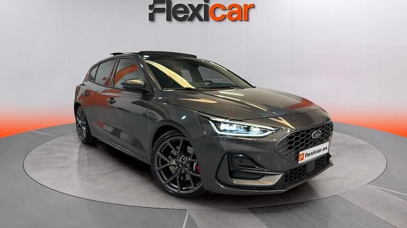 Używany Ford Focus ST 280 KM (205 kW) 2025 Szary Hatchback