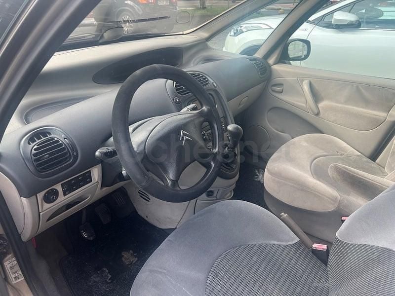 Usado Citroën Xsara Picasso 90 CV (66 kW) 2005 Beige Monovolumen