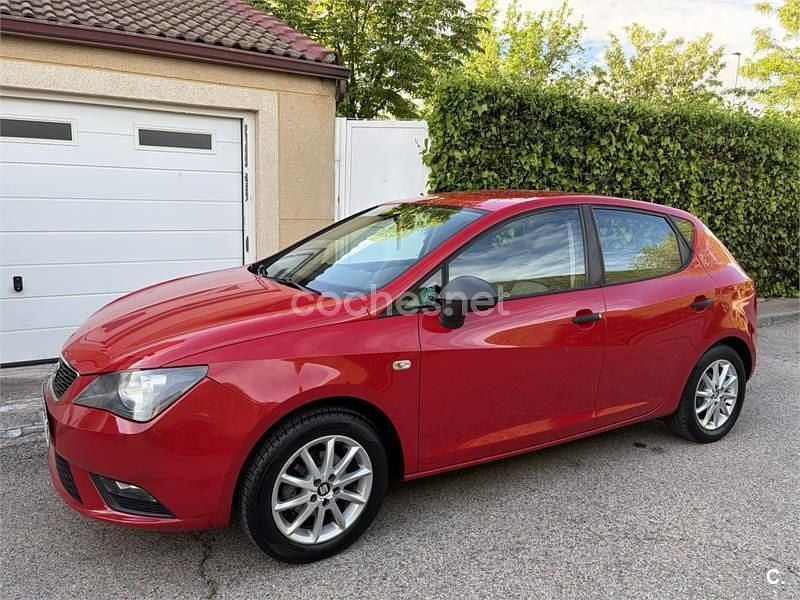 Käytetty Seat Ibiza I-Tech 70 HP (51 kW) 2014 Punainen Sedan