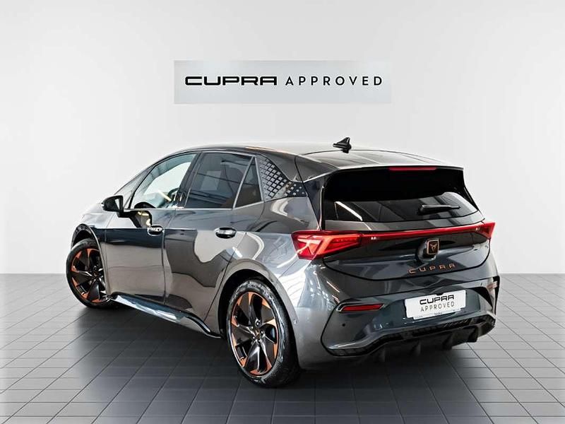 Usado Cupra Born e-Boost 169 kW (231 CV) 2023 Gris Utilitario