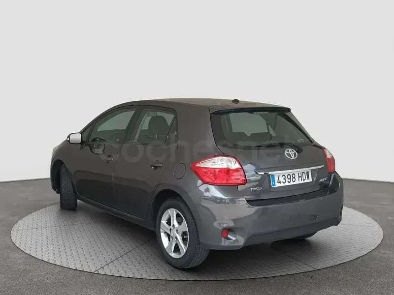 Usado Toyota Auris Active 132 CV (97 kW) 2011 Gris / plata Utilitario