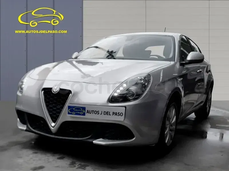 Usado Alfa Romeo Giulietta 120 CV (88 kW) 2021 Gris / plata Berlina