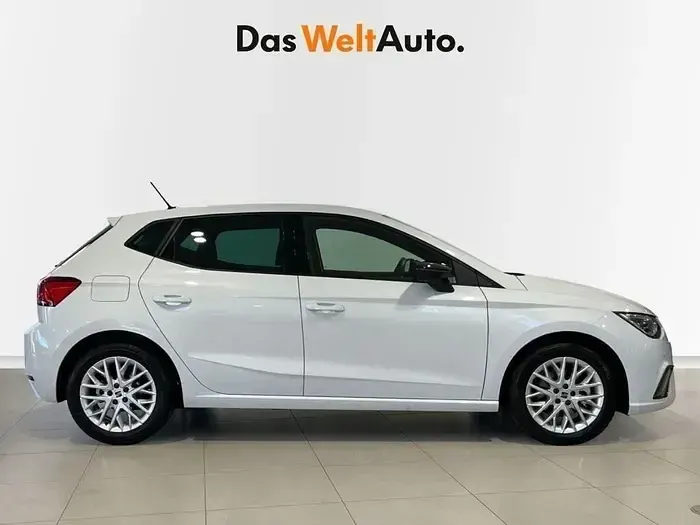 Usado Seat Ibiza FR 110 CV (80 kW) 2024 Blanco Utilitario