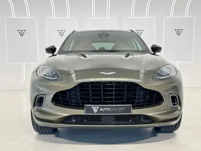 Usado Aston Martin DBX 550 CV (404 kW) 2021 Verde SUV