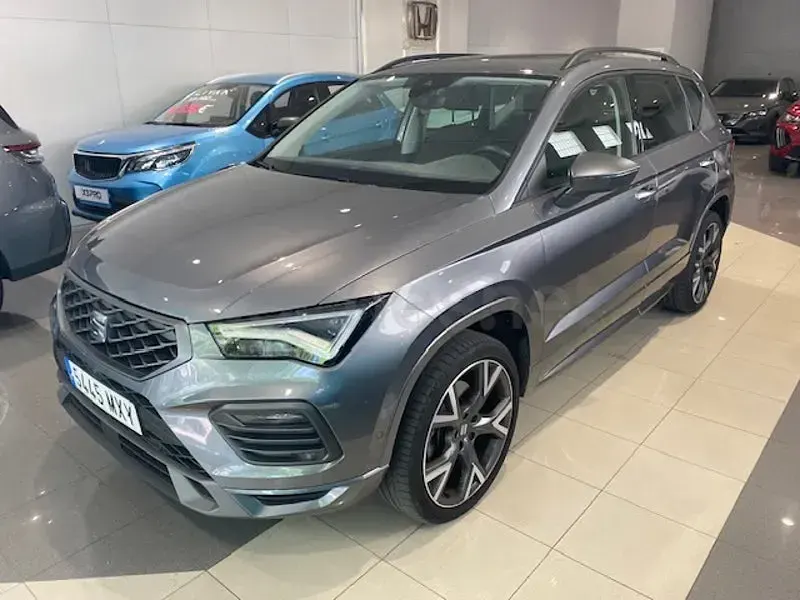 Usado Seat Ateca FR 150 CV (110 kW) 2025 Gris / plata SUV