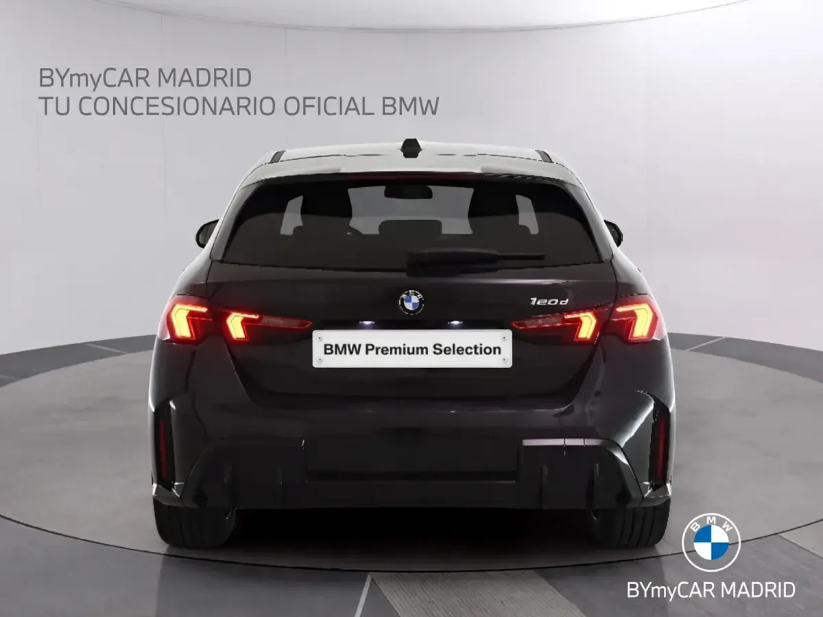 Usado BMW 120 Comfort Edition 163 CV (119 kW) 2025 Negro Utilitario
