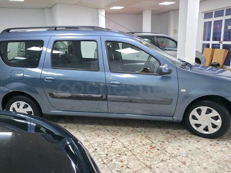 Usado Dacia Logan Ambiance 70 CV (51 kW) 2010 Azul Familiar