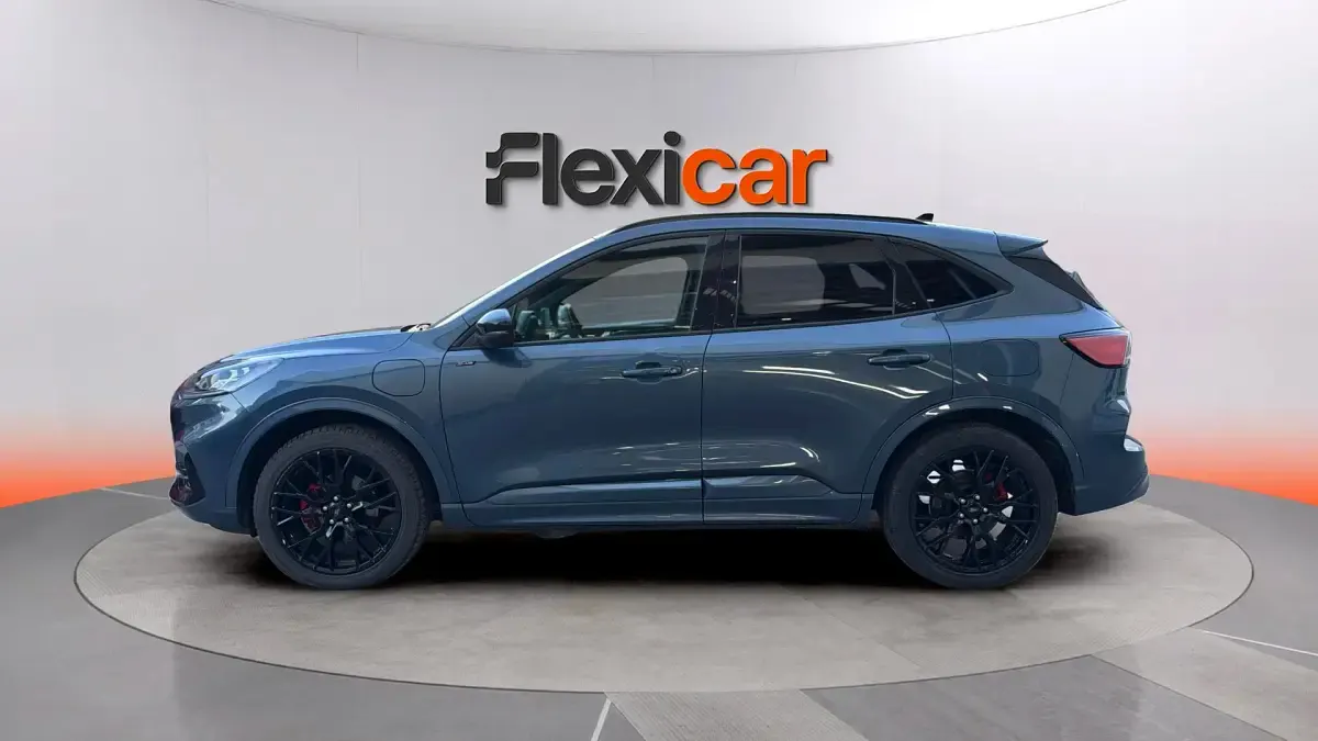 Usado Ford Kuga ST-Line 226 CV (166 kW) 2023 Azul SUV