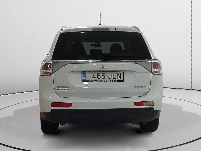 Usado Mitsubishi Outlander Motion 150 CV (110 kW) 2016 Blanco SUV