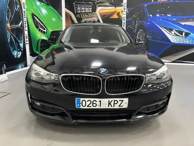 Usado BMW 318 Gran Turismo 143 CV (105 kW) 2015 Negro Berlina