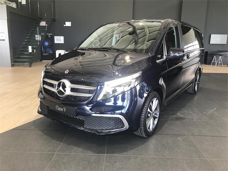 Azul Nuevo 2025 Mercedes V220 Avantgarde Monovolumen | 82.000 € - Imagen 1/4