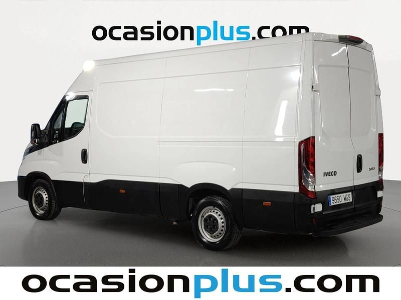 Usado Iveco Daily 156 CV (114 kW) 2023 Blanco Familiar