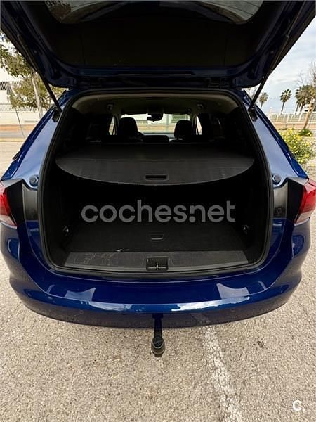 Usado Opel Astra GS Line 122 CV (89 kW) 2021 Azul Familiar