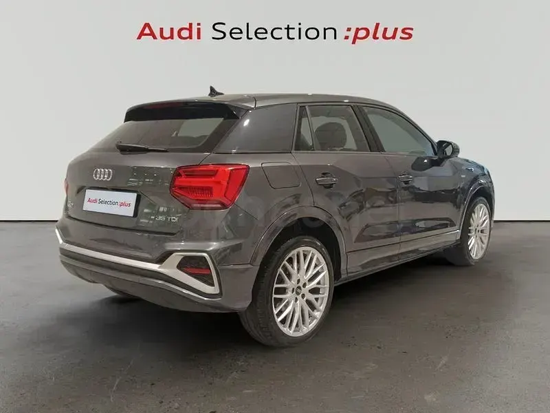 Usado Audi Q2 150 CV (110 kW) 2025 Gris / plata SUV