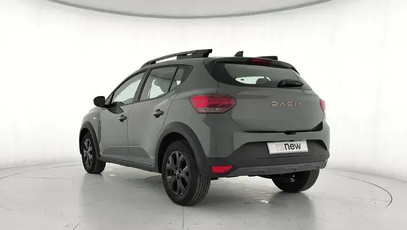 Usado Dacia Sandero Extreme 100 CV (73 kW) 2025 Verde Berlina