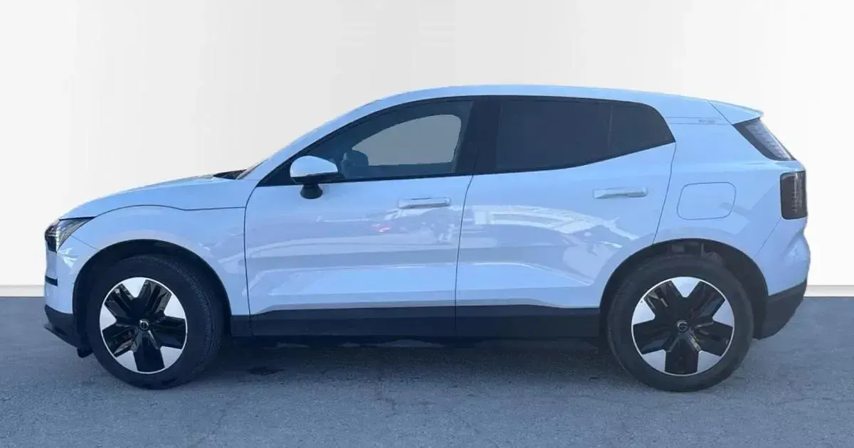 Begagnad Volvo EX30 Core 200 kW (272 HK) 2024 Eléctrico SUV