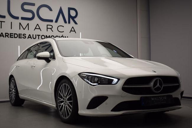Usado Mercedes CLA200 Shooting Brake 150 CV (110 kW) 2021 Blanco Familiar