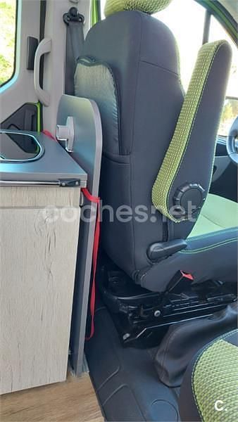 Usado Renault Trafic LIMITED 120 CV (88 kW) 2019 Verde Monovolumen