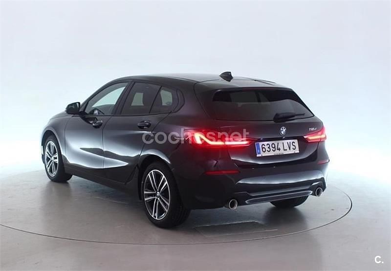 Usado BMW 118 Comfort Edition 150 CV (110 kW) 2021 Negro Utilitario