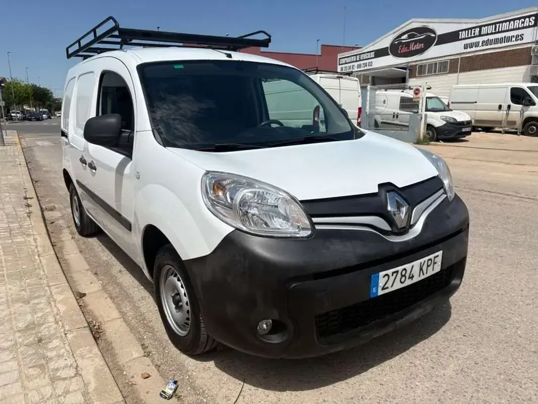 Usado Renault Kangoo 75 CV (55 kW) 2018 Blanco Monovolumen