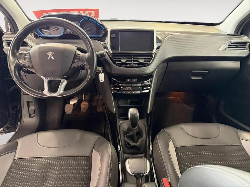 Usado Peugeot 2008 Allure 100 CV (73 kW) 2019 Negro SUV