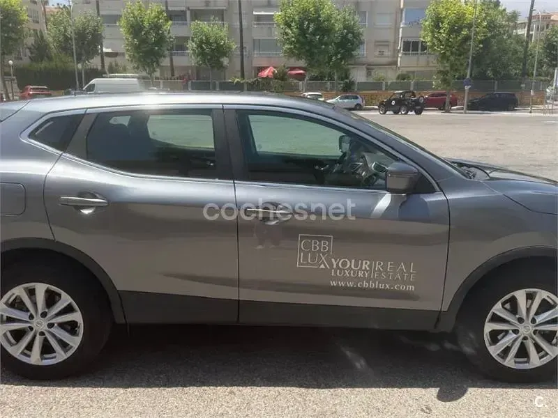 Usado Nissan Qashqai Acenta 110 CV (80 kW) 2016 Gris / plata SUV