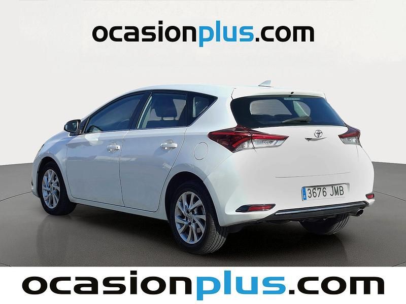Usado Toyota Auris Active 116 CV (85 kW) 2016 Blanco Utilitario