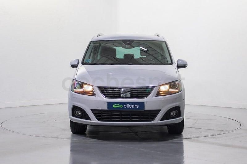 Usado Seat Alhambra XCELLENCE 150 CV (110 kW) 2022 Gris / plata Monovolumen