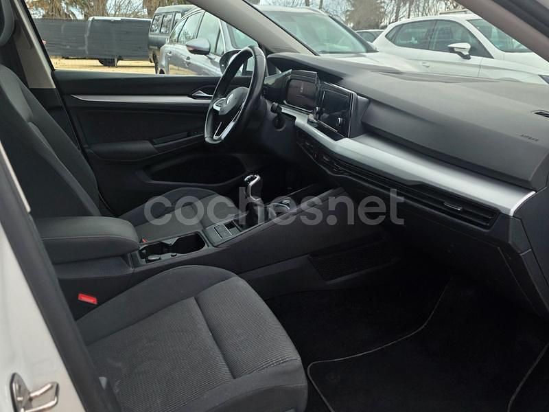 Usado VW Golf VIII Life 115 CV (84 kW) 2021 Blanco Berlina