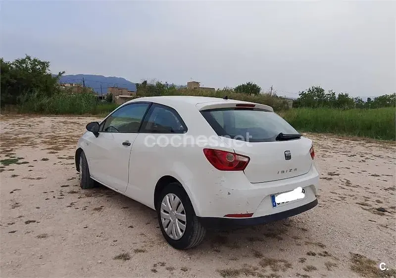 Usado Seat Ibiza SC 90 CV (66 kW) 2010 Blanco Utilitario