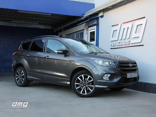 Gris / plata Usado 2018 Ford Kuga ST-Line SUV | 13.900 € (Precio justo) - Imagen 1/4