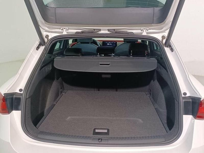 Usado Seat Leon Style 110 CV (80 kW) 2024 Blanco Utilitario