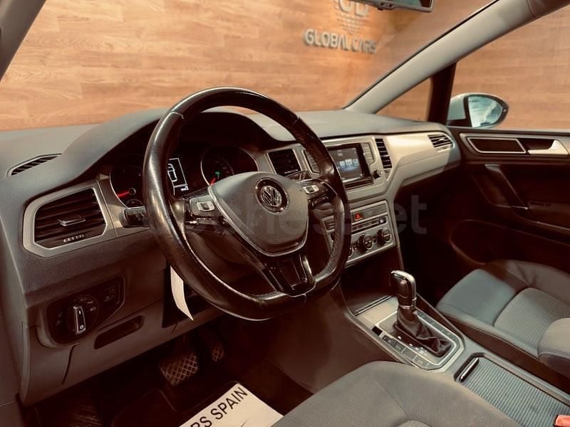 Usado VW Golf Sportsvan Advance 110 CV (80 kW) 2014 Blanco Monovolumen