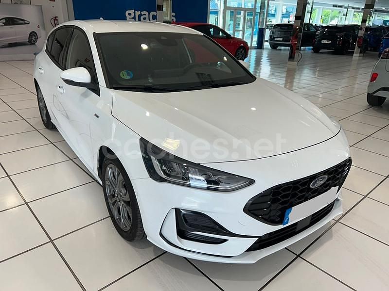 Blanco Usado 2025 Ford Focus ST-Line X Berlina | 23.900 € (Precio justo) - Imagen 1/4