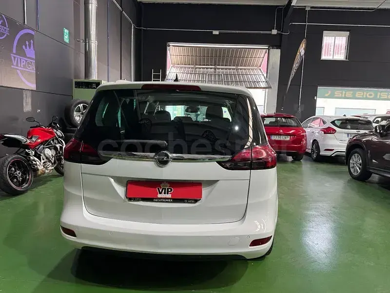 Usado Opel Zafira Tourer Excellence 130 CV (95 kW) 2012 Blanco Monovolumen