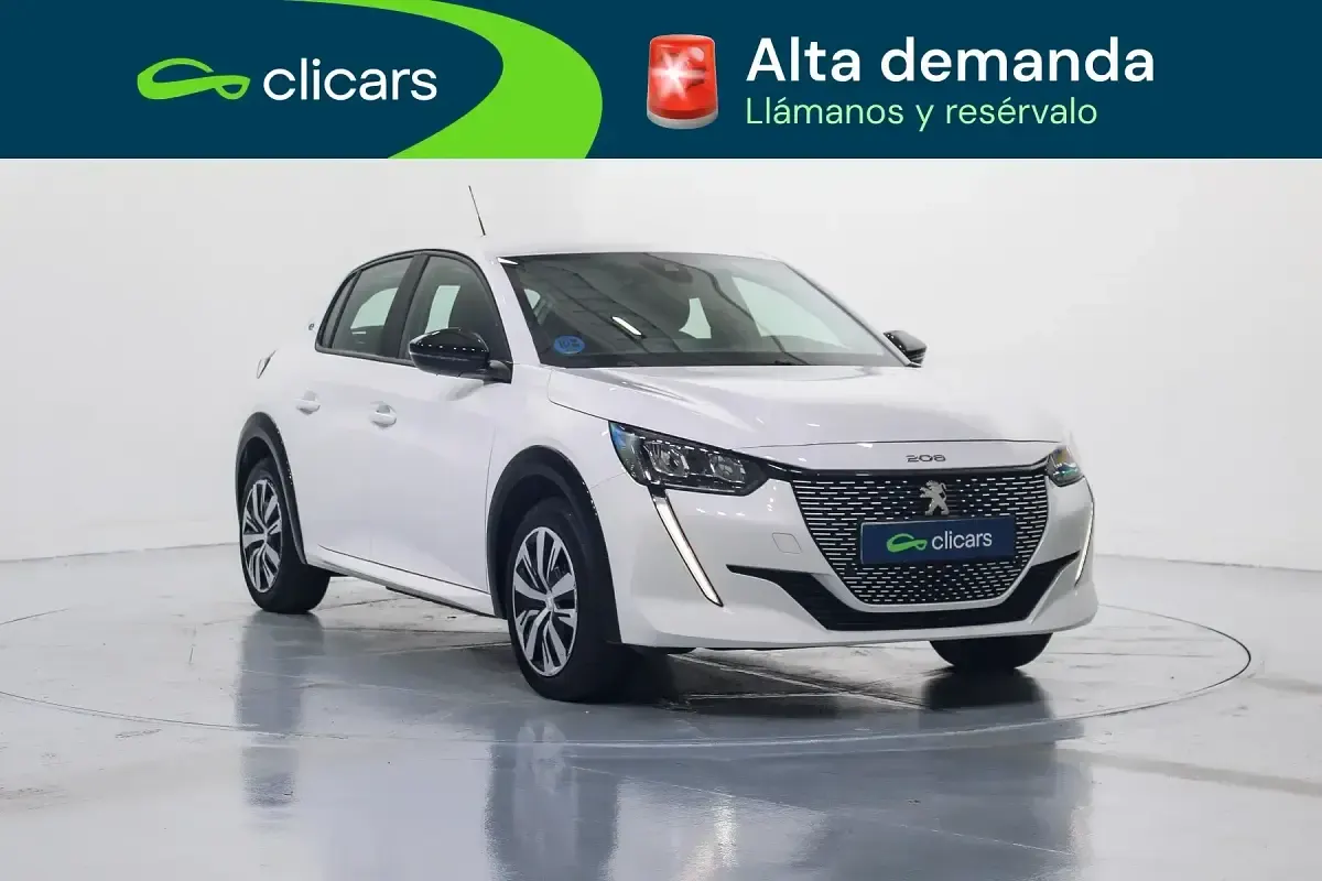 Usado Peugeot e-208 Active 100 kW (136 CV) 2024 Blanco Utilitario