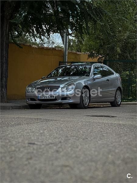 Gris / plata Usado 2004 Mercedes C220 Berlina | 3000 € (Precio justo) - Imagen 1/4