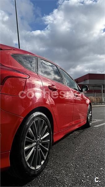 Usado Ford Focus ST-Line 182 CV (133 kW) 2018 Rojo Berlina