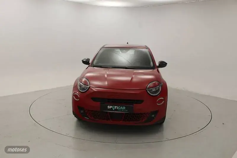 Usado Fiat 600E Red 114 kW (156 CV) 2024 Rojo SUV