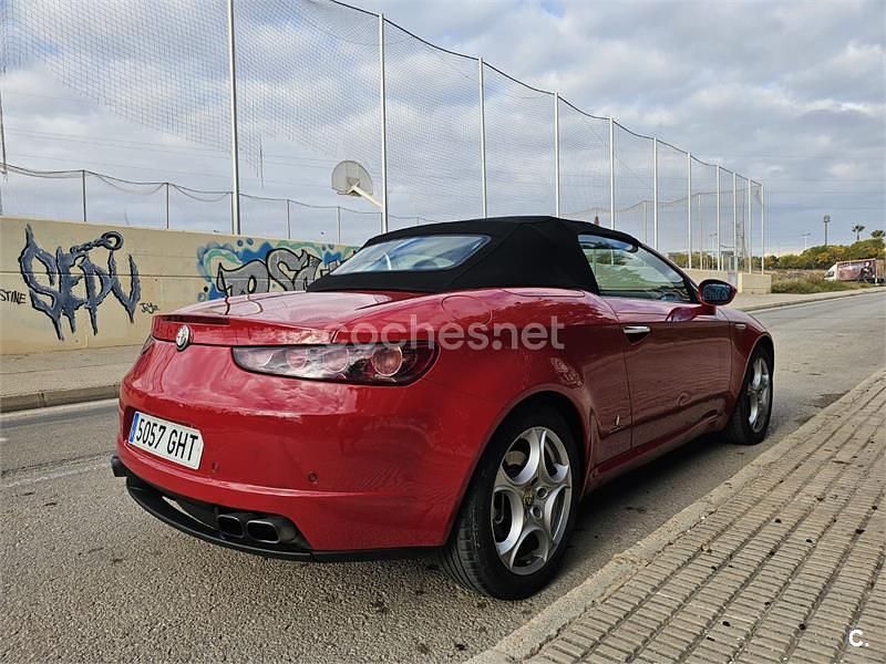 Usado Alfa Romeo Spider 200 CV (147 kW) 2008 Rojo Descapotable