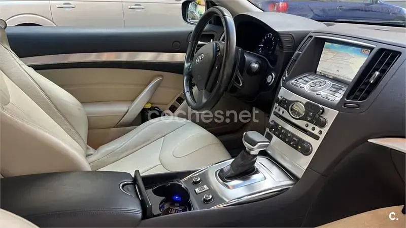Usado Infiniti Q60 Premium 320 CV (235 kW) 2015 Marrón Descapotable