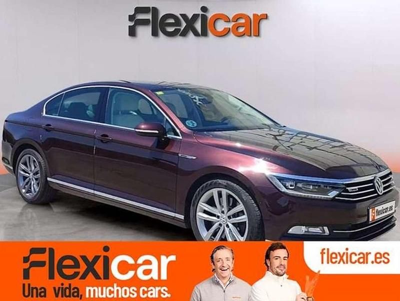 Burdeos Usado 2016 VW Passat Sportline Berlina | 18.590 € (Buen precio) - Imagen 1/4