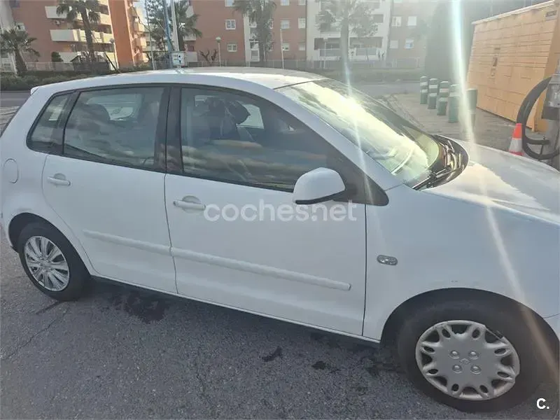 Usado VW Polo Trendline 65 CV (47 kW) 2002 Blanco Berlina